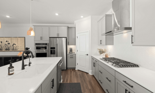 Cocina renovada en Terrassa con acabados profesionales
